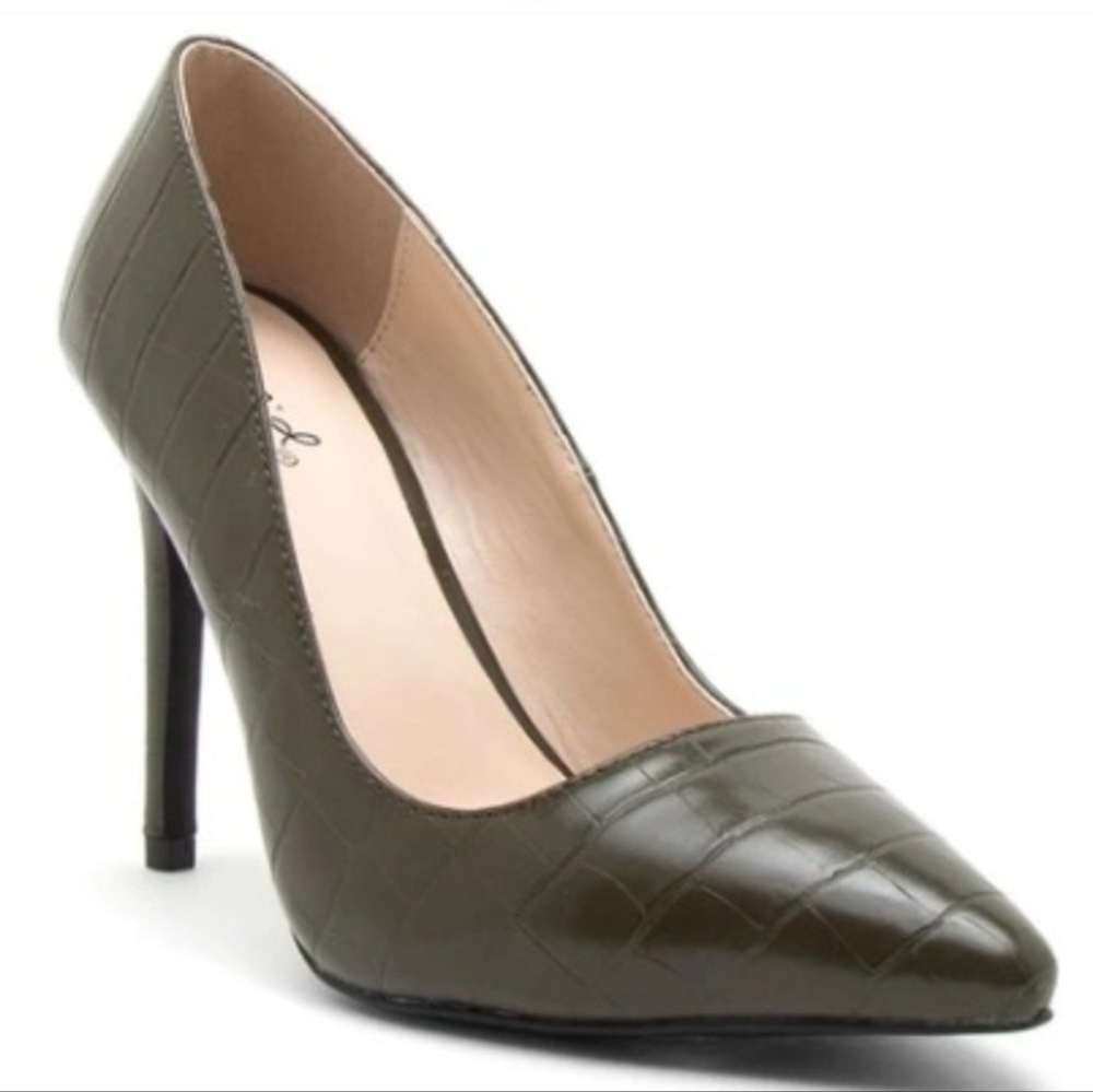 Khaki Pump Crocodile Print Faux Patent Leather by Qupid